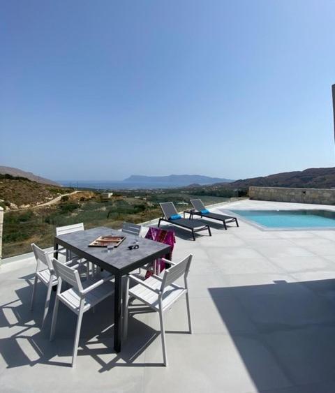Luxurious Villa Cretan Aura With Private Heated Pool, Jacuzzi And Playroom Agios Ioannis  Экстерьер фото